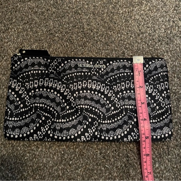 Victoria's Secret Black/White Zip Top Cosmetic Makeup Bag - Picture 4 of 4